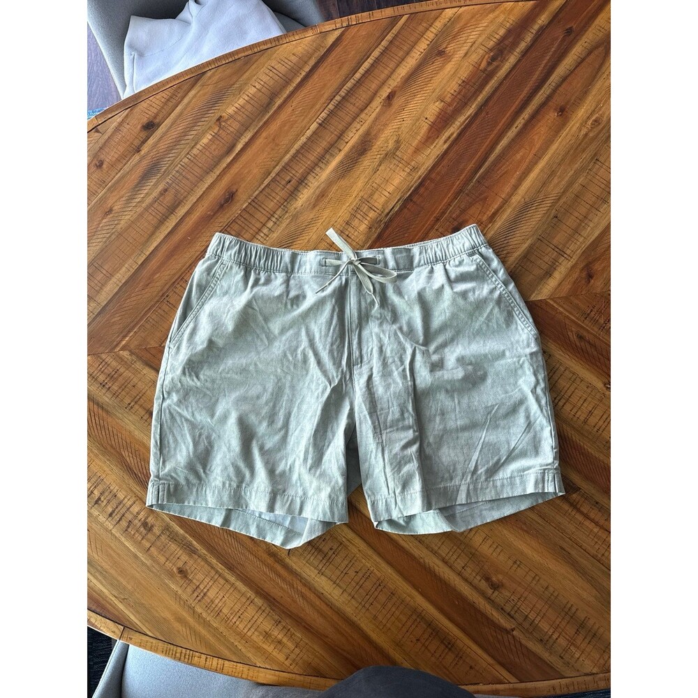 Chubbies casual green shorts with liner
